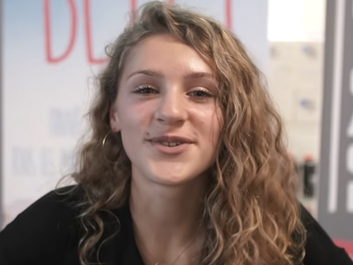 Photo Lou Jean en dédicace